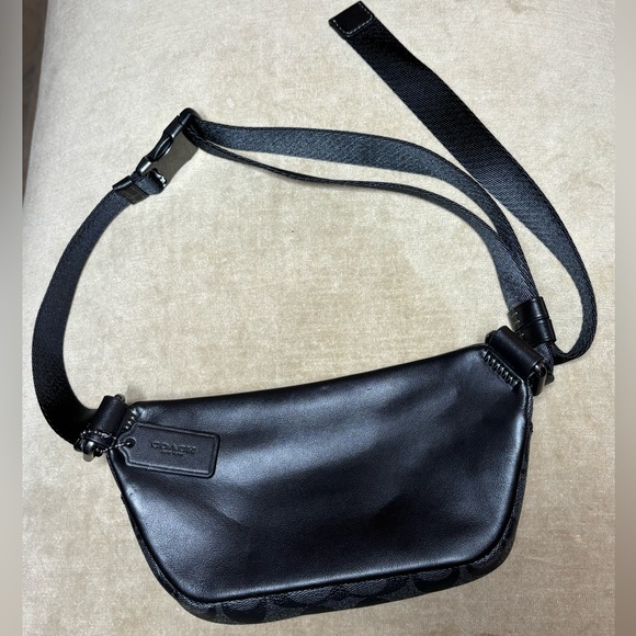 Coach - Picture 3 of 3